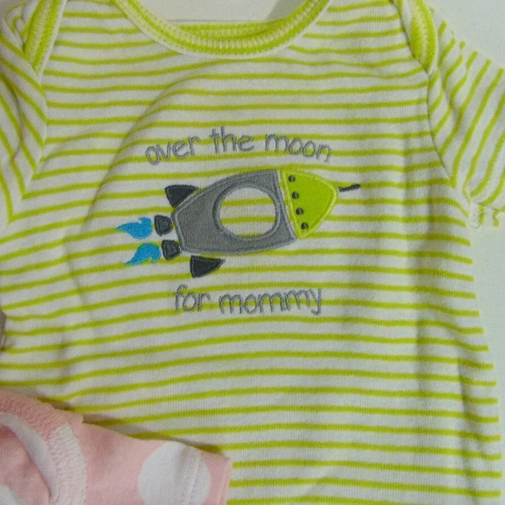 Carter's Lot of 5 Baby Bodysuits Size 3 month